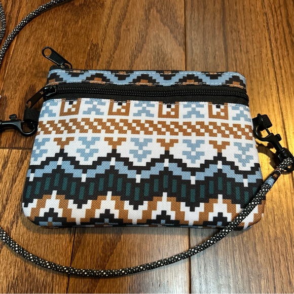 KAVU Renrose Crossbody Wallet with Rope Strap in Tumbleweed Ikat - Like New! - Picture 3 of 10